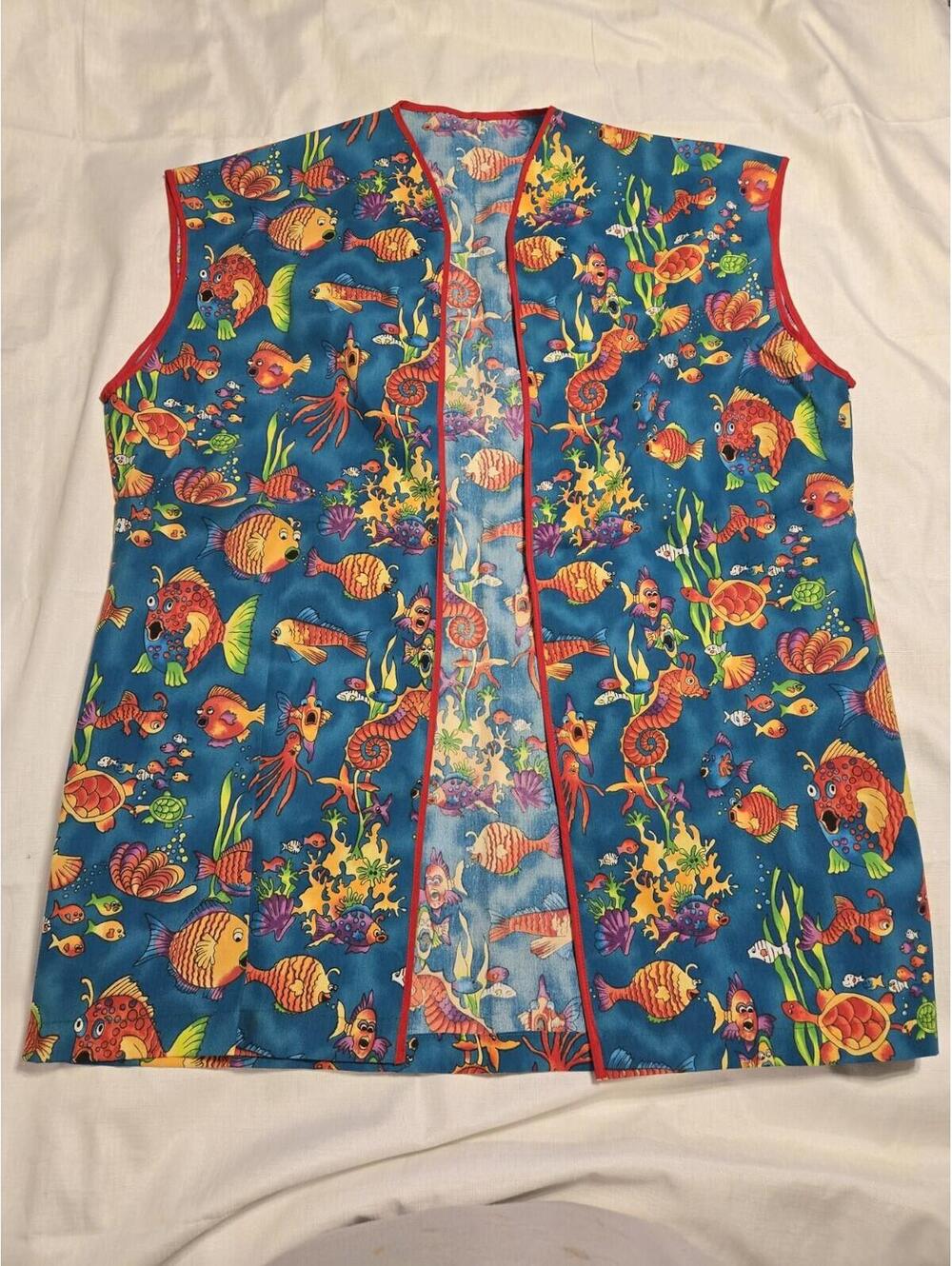 Vintage 90s Under The Sea Novelty Print Vest Women’s Blue Red Trim Tropical Fish